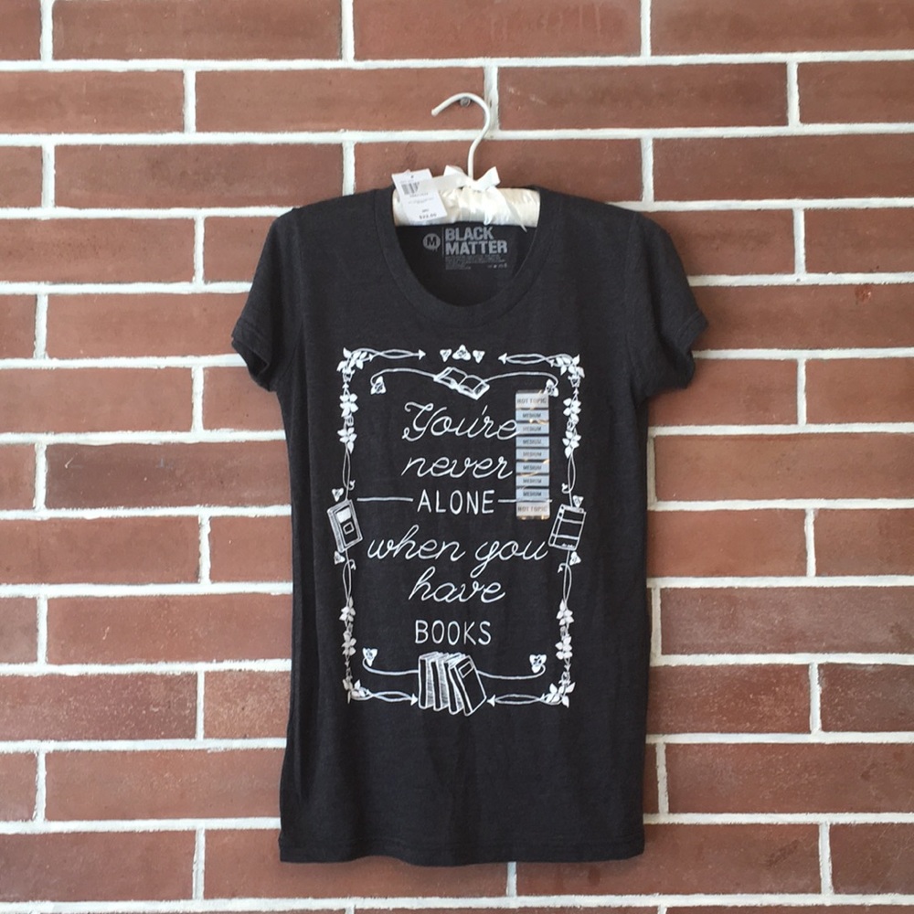 💐SALE💐NWT Hottopic t-shirt